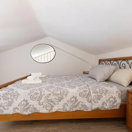 Parisian Luxury Apartment Siviri