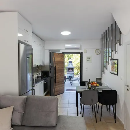 Parisian Luxury Apartment Siviri
