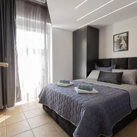 Parisian Luxury Apartment Siviri
